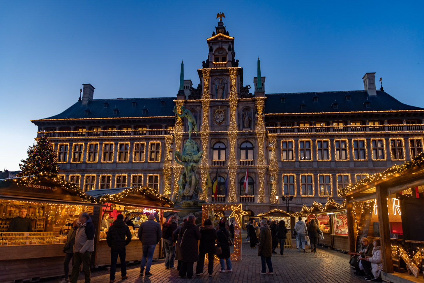 Kerstmarkt van Antwerpen editie 2025 in beeld